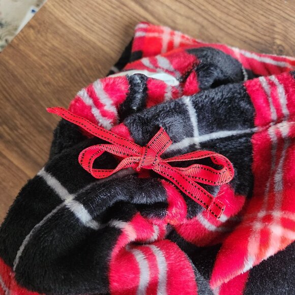 Two Pairs of Women's Fleece Pajamas Bluenotes Size L - Picture 5 of 6